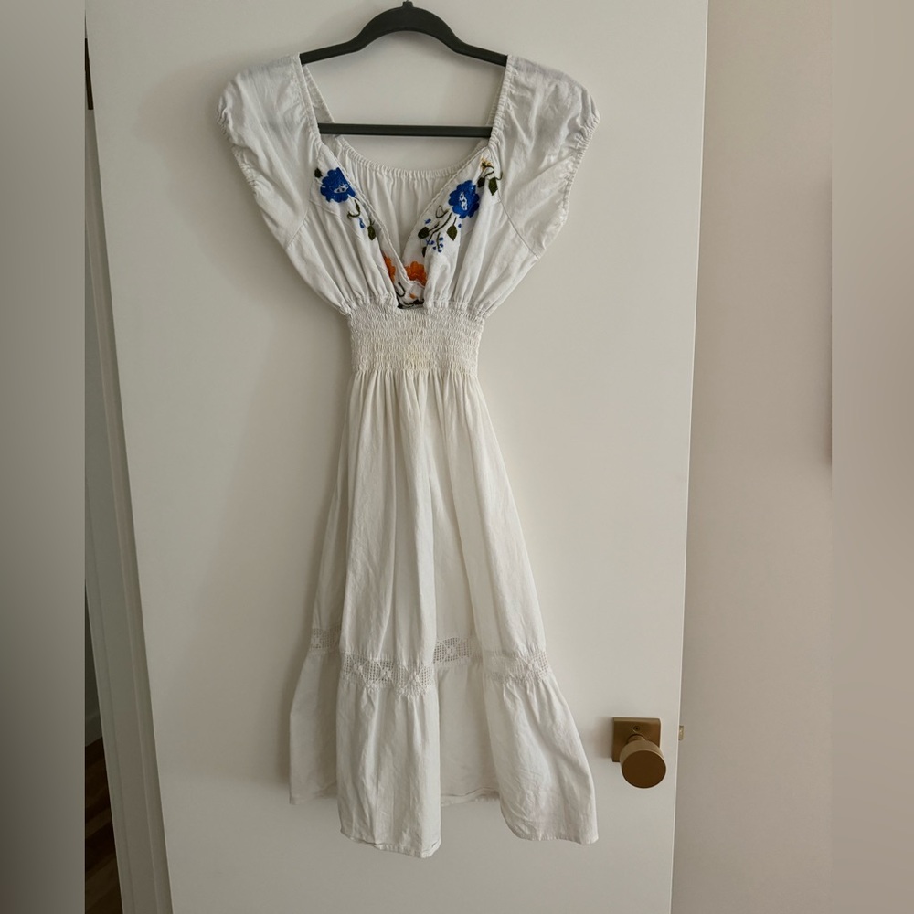 White embroidered dress, size S